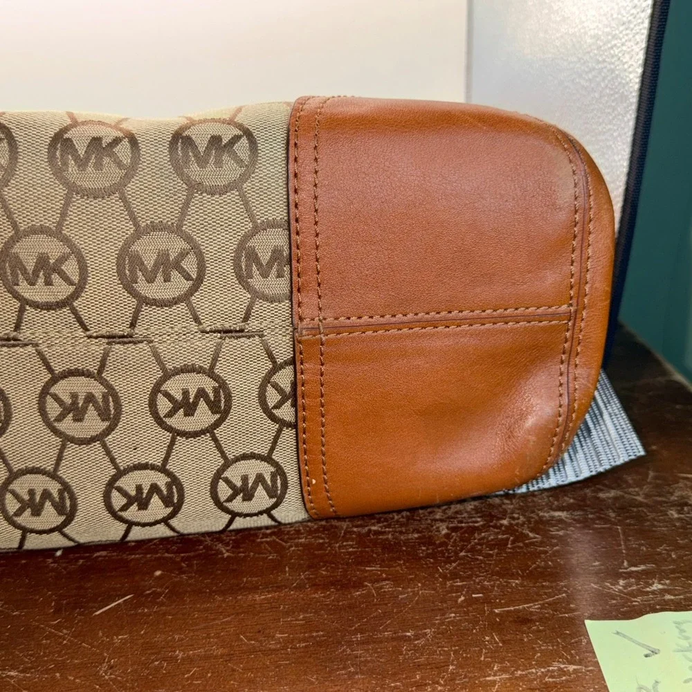 Michael Kors Millbrook Hobo Bag Monogram Canvas Tan Leather Shoulder Bag Large